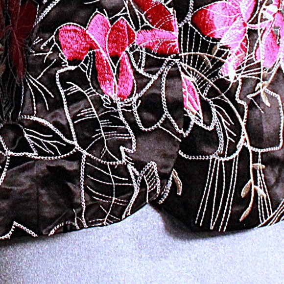 Chico's Women's Black Pink Floral Embroidery Blazer Jacket Size 1 - Picture 7 of 7
